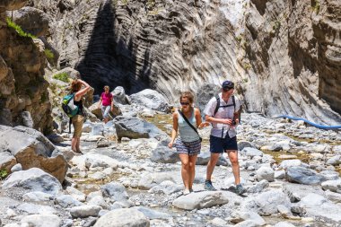 Samiriye Gorge, Grece - 26 Mayıs 2016: Turist Merkezi Girit, Yunanistan Samiriye Gorge zammı. Milli Parkı Unesco biyosfer rezervi 1981 yılından bu yana olduğunu.