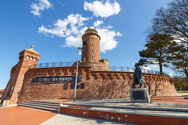 Puerto y el faro en Kolobrzeg, Polonia —  Fotos de Stock