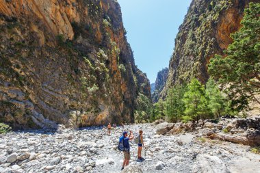 Samiriye Gorge, Yunanistan - 26 Mayıs 2016: Turist Merkezi Girit, Yunanistan Samiriye Gorge zammı. Milli Parkı Unesco biyosfer rezervi 1981 yılından bu yana olduğunu.