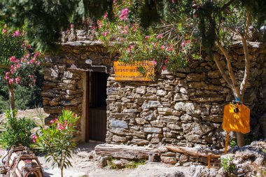 Samiriye Gorge, Yunanistan - 26 Mayıs 2016: Turist Merkezi Girit, Yunanistan Samiriye Gorge zammı. Milli Parkı Unesco biyosfer rezervi 1981 yılından bu yana olduğunu.