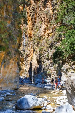 Samiriye Gorge, Grece - 26 Mayıs 2016: Turist Merkezi Girit, Yunanistan Samiriye Gorge zammı. Milli Parkı Unesco biyosfer rezervi 1981 yılından bu yana olduğunu.