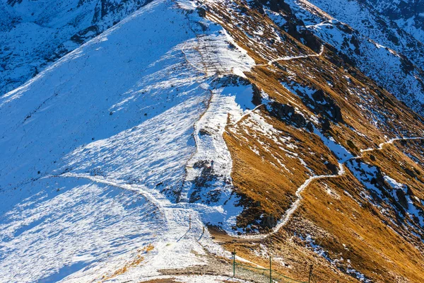 Őszi hegyi táj, piros csúcsok, Tátrai hegyi — Stock Fotó