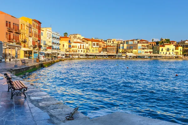 Chania, Crete - 25 Maj, 2016: old harbor in Chania, Greece. Chania is the second largest city of Crete — Stock Photo, Image