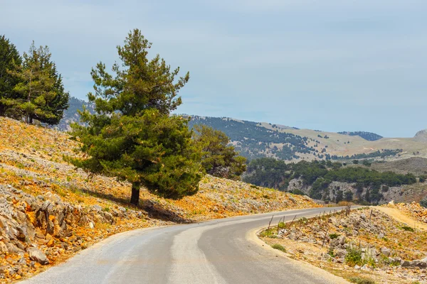 Carretera con curvas cerca de la ciudad de Chora Sfakion en Creta, Grecia —  Fotos de Stock