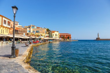 Hanya Girit - 25 Maj, 2016: Sabah görünümü Chania, Yunanistan eski liman. Hanya Girit ikinci büyük kentidir