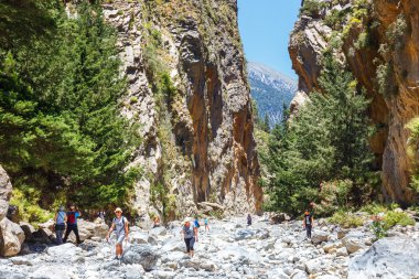 Samiriye Gorge, Grece - 26 Mayıs 2016: Turist Merkezi Girit, Yunanistan Samiriye Gorge zammı. Milli Parkı Unesco biyosfer rezervi 1981 yılından bu yana olduğunu.