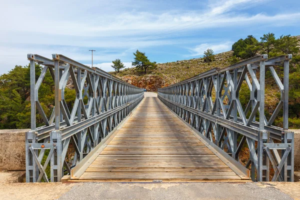 Famoso ponte a capriate sulla gola di Aradena, isola di Creta, Grecia — Foto Stock