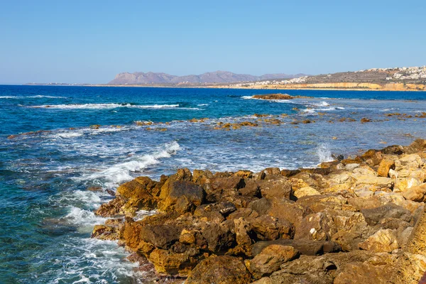 Küste der Betoninsel bei Chania in Griechenland — Stockfoto