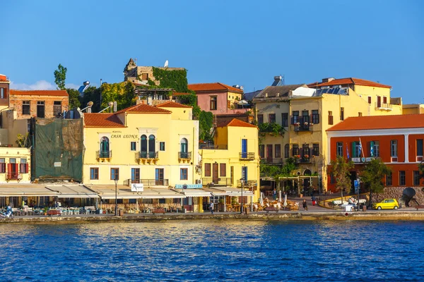 ギリシャ、クレタ島のハニアの旧港のハニア, クレタ島 - 25 メージャー、2016年: 朝の景色。チャニア、クレタ島の二番目に大きい都市. — ストック写真