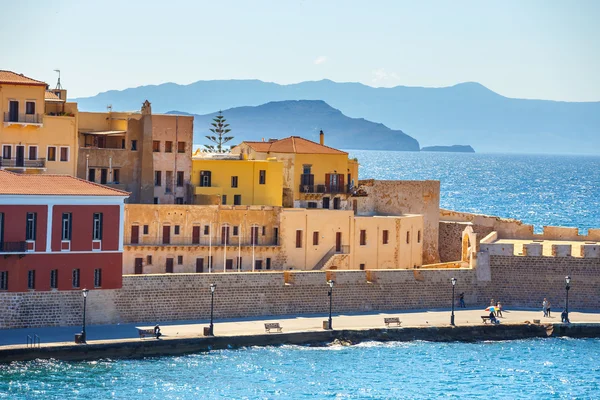 Chania, Kreta - 25 Maj, 2016: Luchtfoto van de oude haven van Chania, Griekenland. Chania is de tweede grootste stad van Kreta — Stockfoto