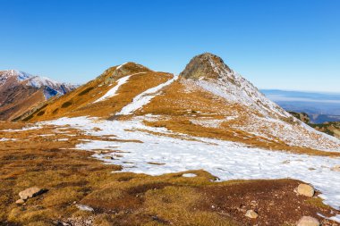 sonbahar dağ manzarası, kırmızı tepeler, Tatras dağ