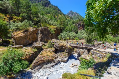 Samiriye Gorge, Yunanistan - 26 Mayıs 2016: Turist Merkezi Girit, Yunanistan Samiriye Gorge zammı. Milli Parkı Unesco biyosfer rezervi 1981 yılından bu yana olduğunu.