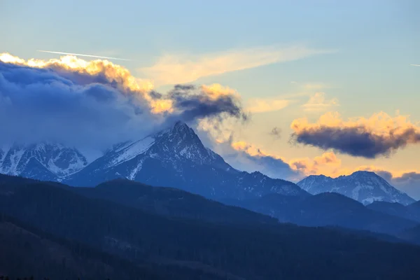 Zonsondergang over Tatra gebergte, Polen — Stockfoto