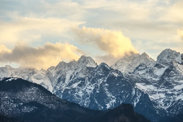 Günbatımı üzerinde Tatra Dağları, Polonya — Stok fotoğraf