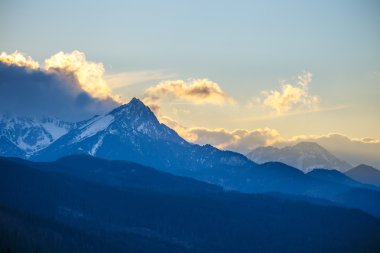 Günbatımı üzerinde Tatra Dağları, Polonya