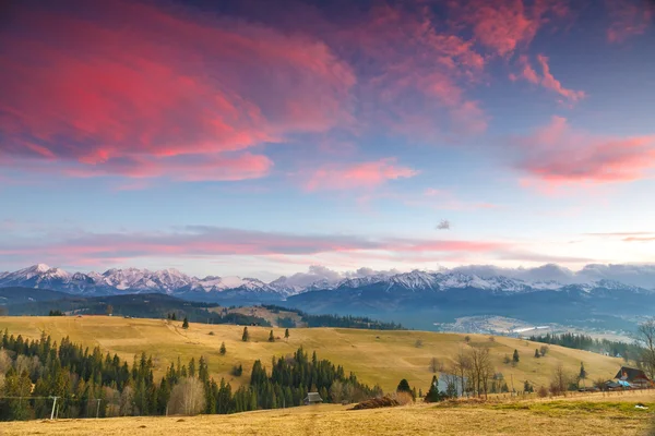 Günbatımı üzerinde Tatra Dağları, Polonya — Stok fotoğraf