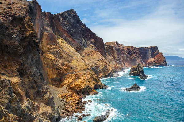 Klippen am Ponta de Sao Lourenco, Madeira, Portugal — Stockfoto