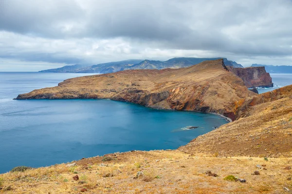 Falésias na Ponta de São Lourenco, Madeira, Portugal — Fotografia de Stock