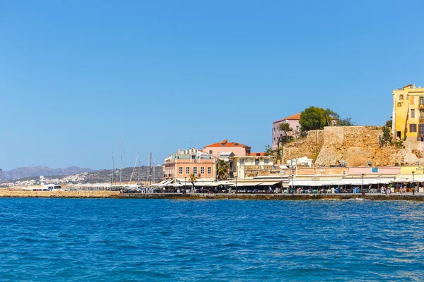 ギリシャ、クレタ島のハニアの古い港のハニア, クレタ島 - 23 メージャー、2016年: ビュー。チャニア、クレタ島の二番目に大きい都市. — ストック写真