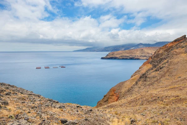 Klipporna vid Ponta de Sao Lourenco, Madeira, Portugal — Stockfoto