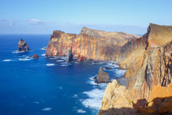 Klippen am Ponta de Sao Lourenco, Madeira, Portugal — Stockfoto