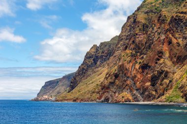 görkemli görünümünü Kayalıklar, Madeira, Portekiz