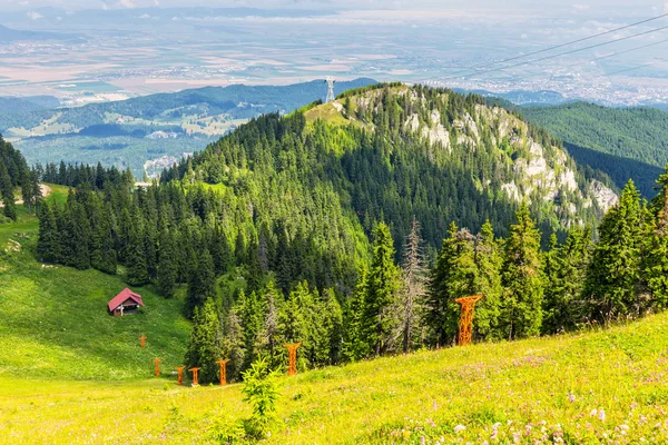 Вид с массива Поставарул, Пояна Брашов, Румыния — стоковое фото