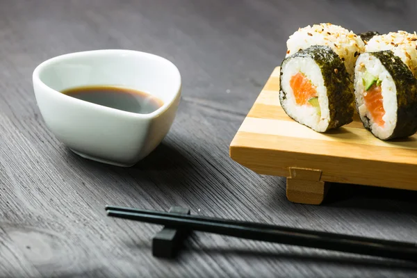 Sushi, Japanese seafood — Stock Photo, Image