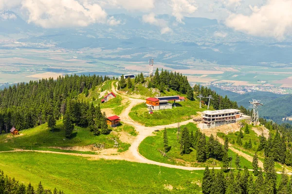 Blick vom Postavarul-Massiv, poiana brasov, Rumänien — Stockfoto