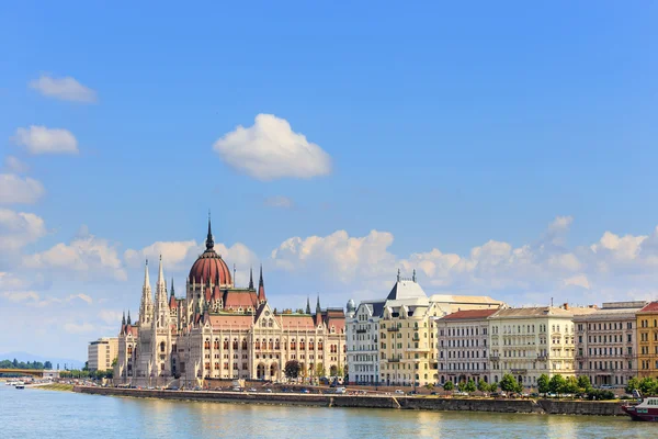 Ungerska parlamentsbyggnaden i Budapest — Stockfoto