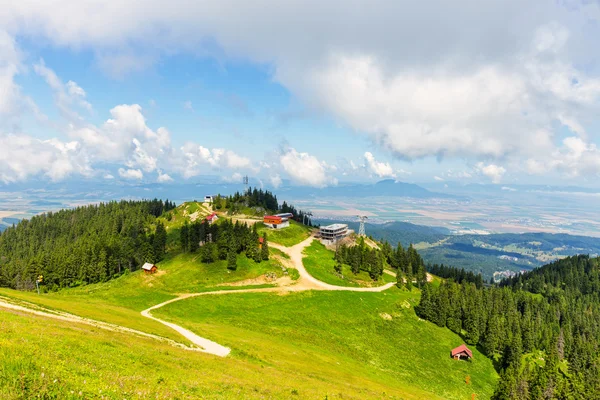 Vista desde el macizo de Postavarul, Poiana Brasov, Rumania — Foto de Stock