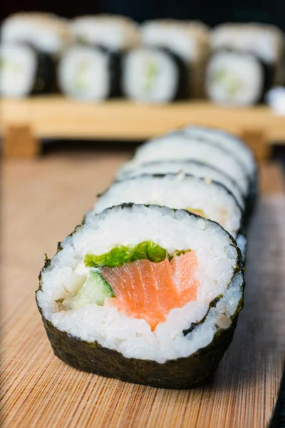 Närbild av sushi, japanska skaldjur — Stockfoto