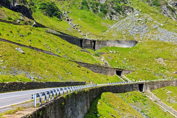 Transfagarasan dağ yolu, Romen Karpatlar — Stok fotoğraf