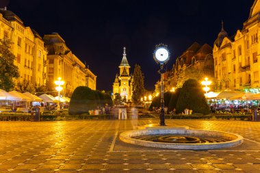 Romanya, timisoara - 22 Temmuz: gece kenti Romanya 22 Temmuz 2014, timisoara Merkezi. Timisoara üçüncü büyük kenti ve popüler turistik yer..