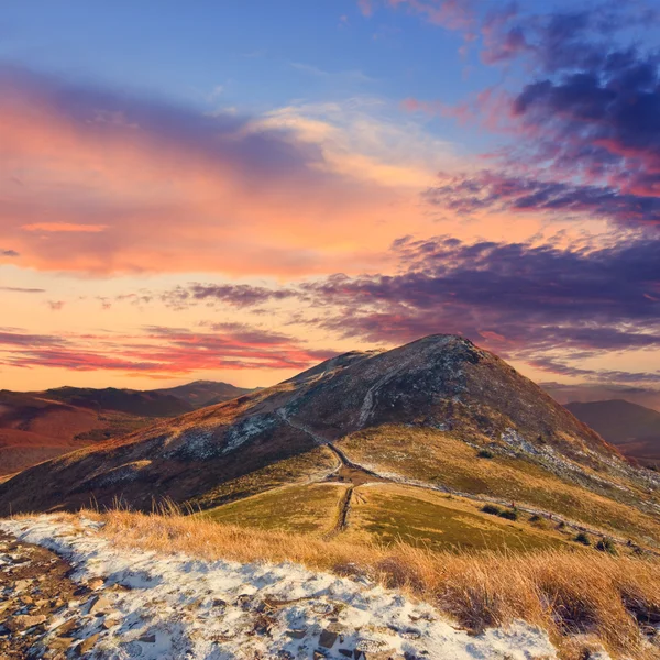 Autunno paesaggio montano, look vintage — Foto Stock