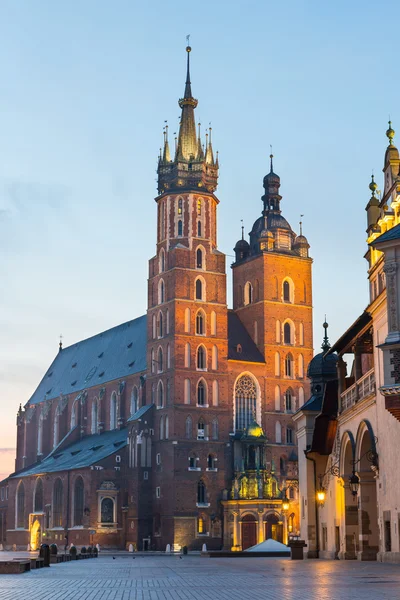 Igreja de Santa Maria em Market Square, Cracóvia, Polônia . — Fotografia de Stock