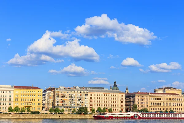 Budapeszt i Dunaju panoramiczny widok na rzekę, Węgry, Europa — Zdjęcie stockowe