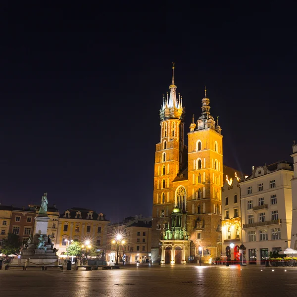 Kostel Panny Marie v tržním náměstí, Krakov, Polsko. — Stock fotografie