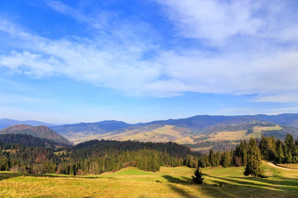 Autunno paesaggio montano — Foto Stock