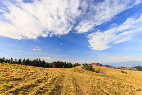 Autunno paesaggio montano — Foto Stock