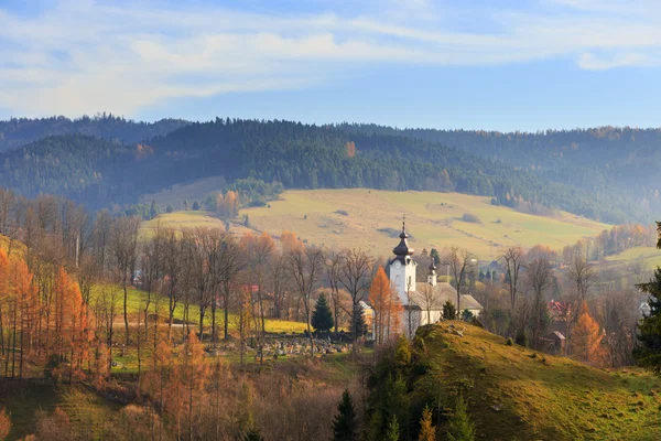 Pohled z kostela v Jaworki, Pieniny, Polsko — Stock fotografie