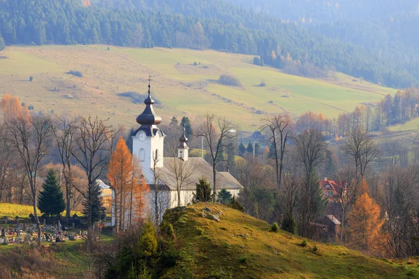 Pohled z kostela v Jaworki, Pieniny, Polsko — Stock fotografie
