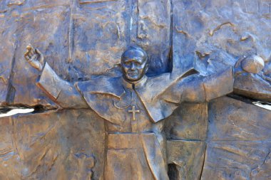 Wadowice, Polonya - 07 Eylül 2014: Heykel, Papa John Paul II şehir merkezi Wadowice, Papa John Paul II doğum yeri