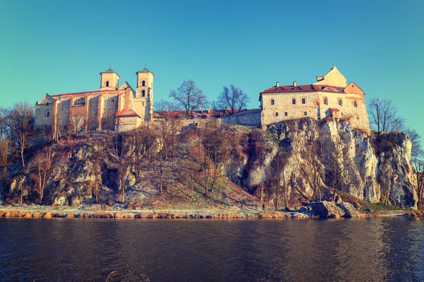 クラクフ、ポーランド近く Tyniec でベネディクト会修道院。ヴィンテージ色のトーン — ストック写真