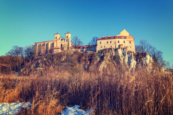 Bencés kolostor Tyniec közelében Krakkó, Lengyelország. Vintage színtónus — Stock Fotó