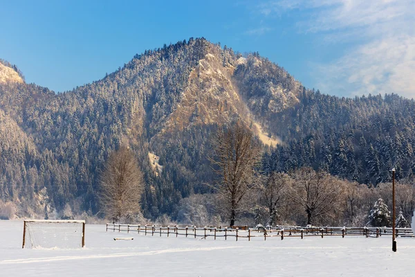 Winter landscape in Pieniny Mountains, Three Crowns, Poland — Stock Photo, Image