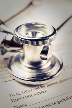 bir stetoskop tıbbi kayıt formu