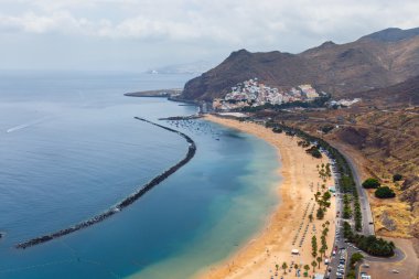 Ünlü Plaja Playa de las Teresitas, Tenerife, Kanarya Adaları, İspanya