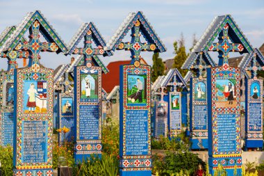 Sapanta, Romanya - 04 Temmuz, 2015-neşeli mezarlığı Sapanta in, Maramures, Romanya. Bu mezarlık Romanya ve dünyada benzersizdir.