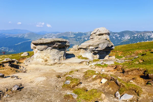 Geomorfologiczne konstrukcji skalnych w górach Bucegi, Rumunia — Zdjęcie stockowe